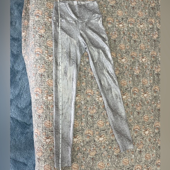 🪩Peloton Foil Printed Leggings - Picture 11 of 14